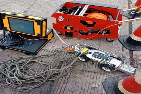 康定CCTV管道检测机器人